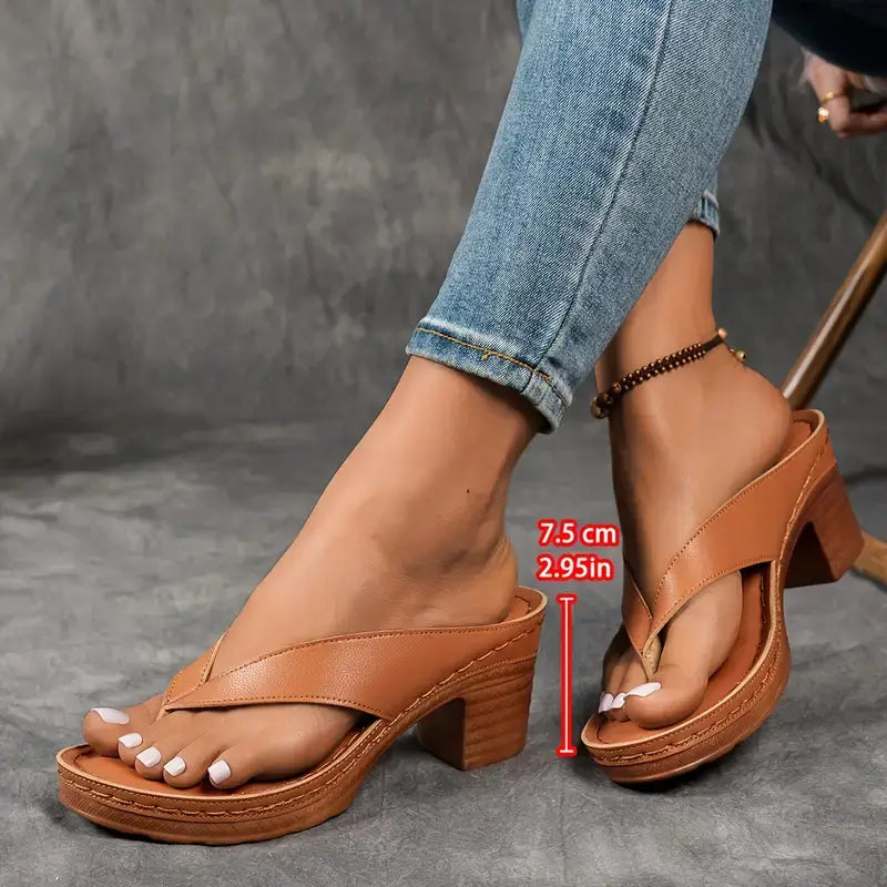 Chiara Sandálias Elegância & Conforto